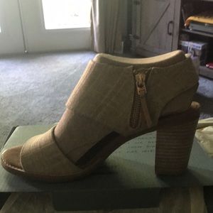 Toms Majorca Cutout Heel